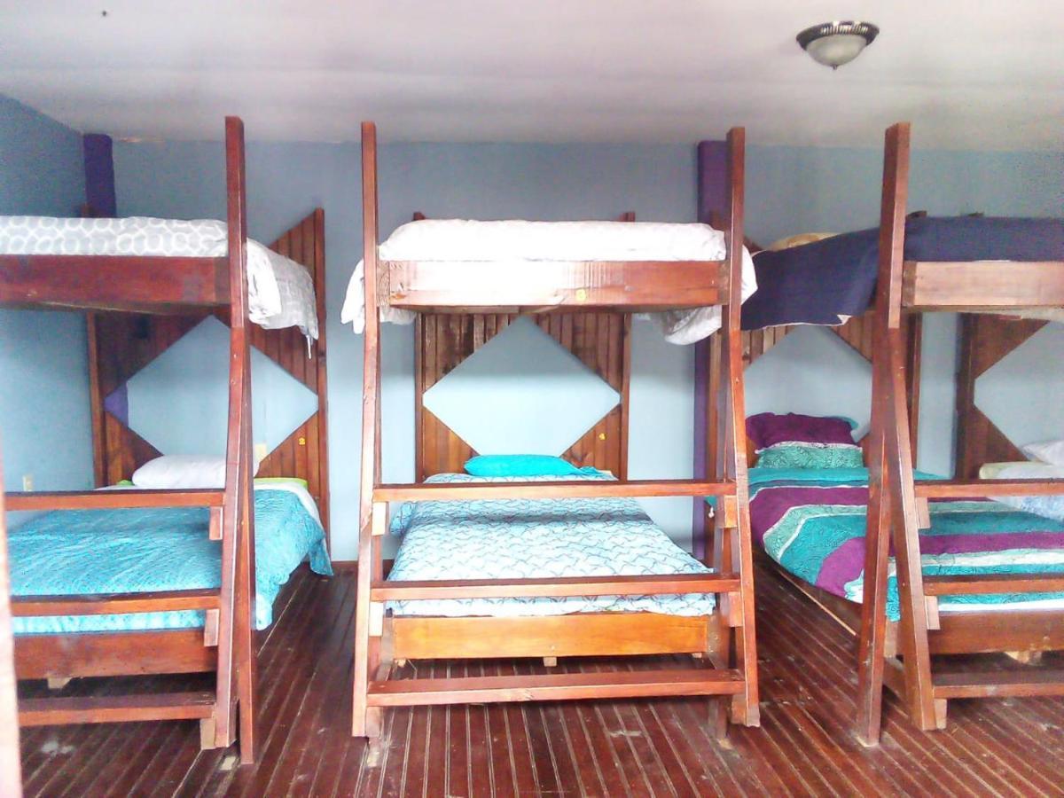 La Delphina Bed And Breakfast Bar And Grill La Ceiba Dış mekan fotoğraf